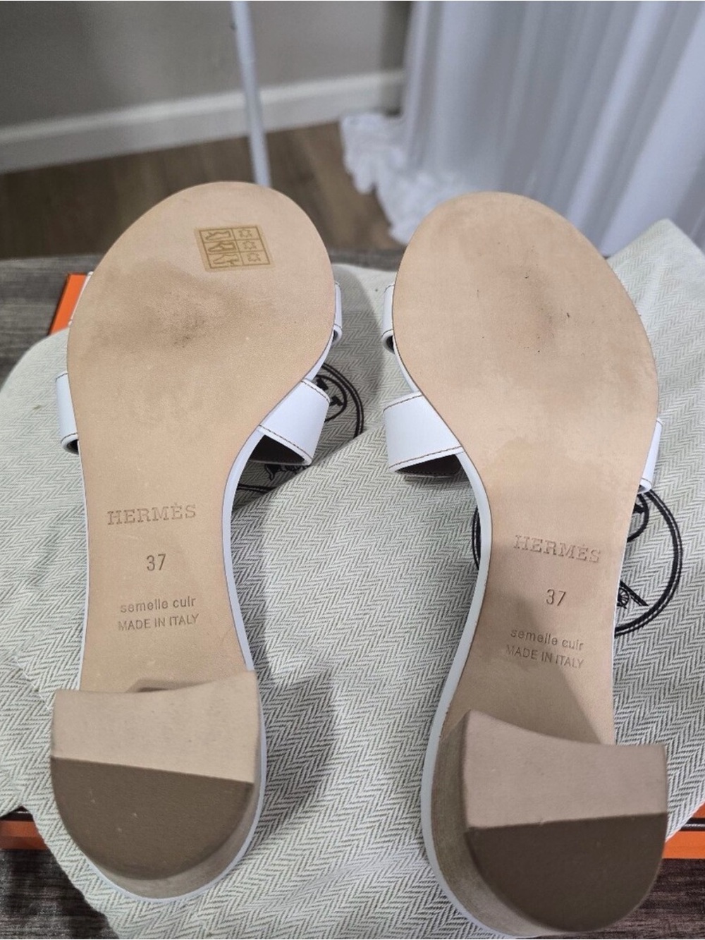 Authentic Hermes White Leather Oasis Sandals Mules NWT - Picture 3 of 4